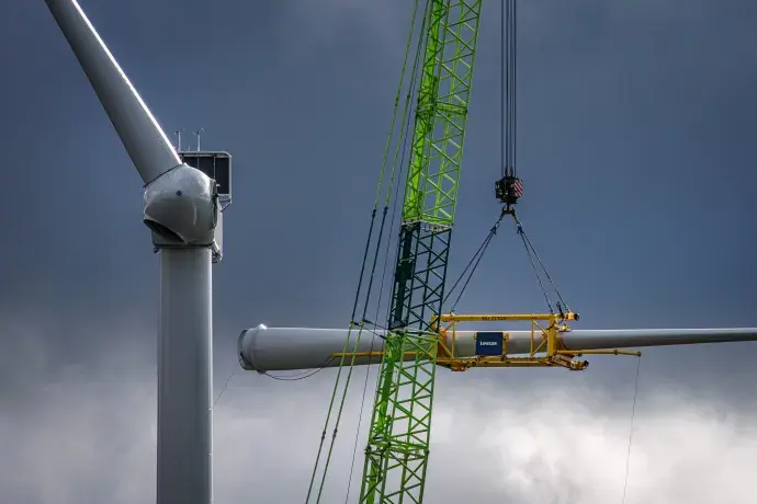 Limekiln Wind Farm blade elevation in Scotland